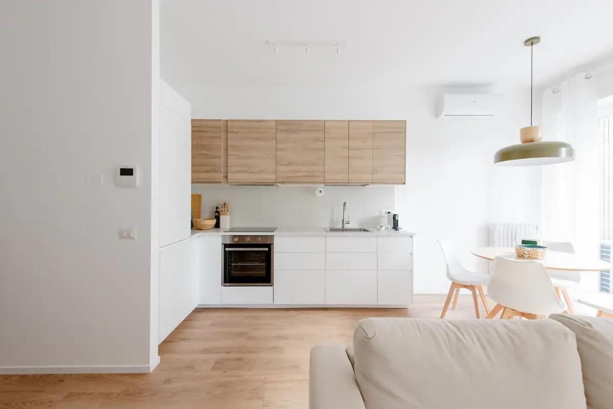 Luxury 2 Bedroom Apartament, Close To San Siro, Fiera And 10 Min Metro To Duomo Milan Exterior photo