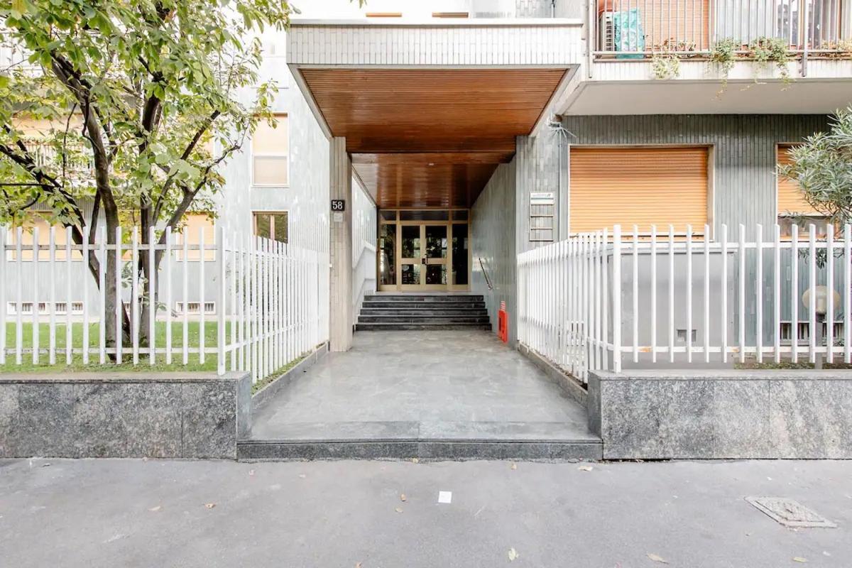 Luxury 2 Bedroom Apartament, Close To San Siro, Fiera And 10 Min Metro To Duomo Milan Exterior photo