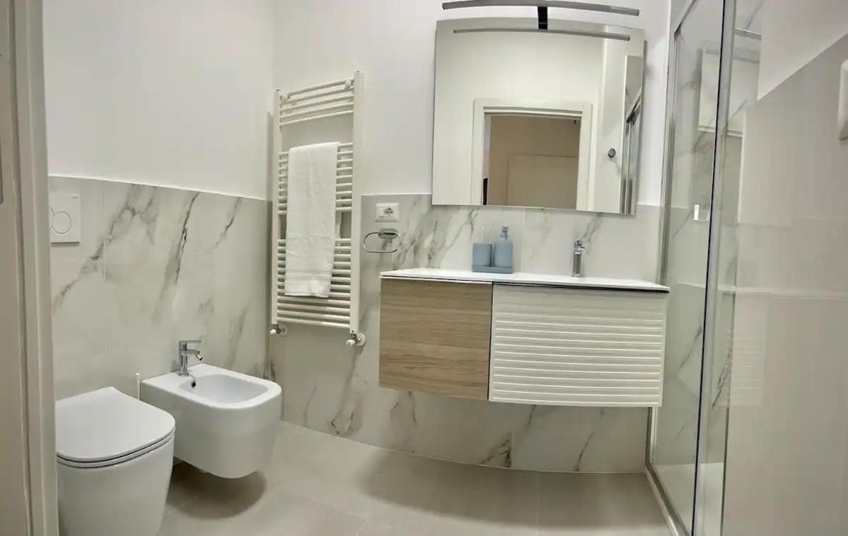 Luxury 2 Bedroom Apartament, Close To San Siro, Fiera And 10 Min Metro To Duomo Milan Exterior photo
